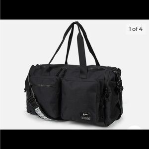 Nike utility duffle bag
